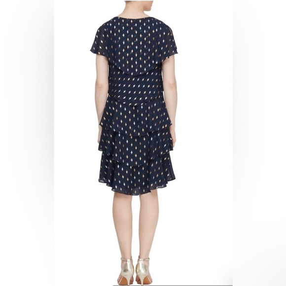 SLNY Dress Sheath Tiered Metallic V-Neck NWT. Size 18. - Picture 4 of 11